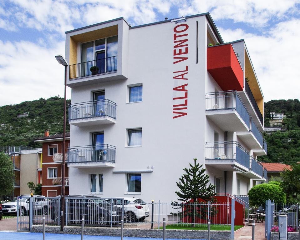 Hotel Villa Al Vento Torbole Sul Garda Rom bilde