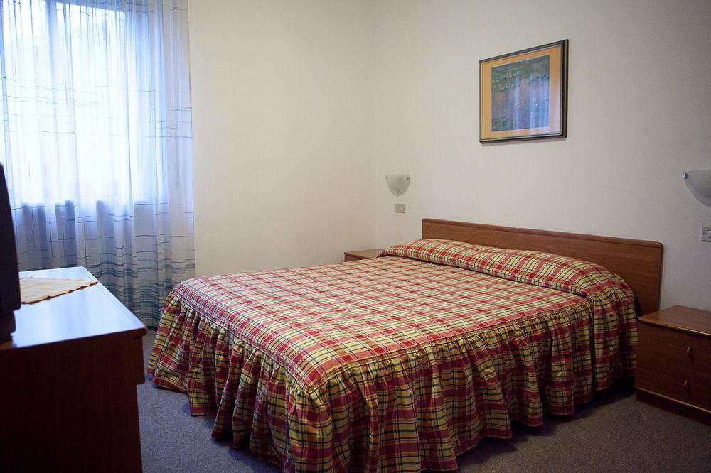 Hotel Villa Al Vento Torbole Sul Garda Eksteriør bilde